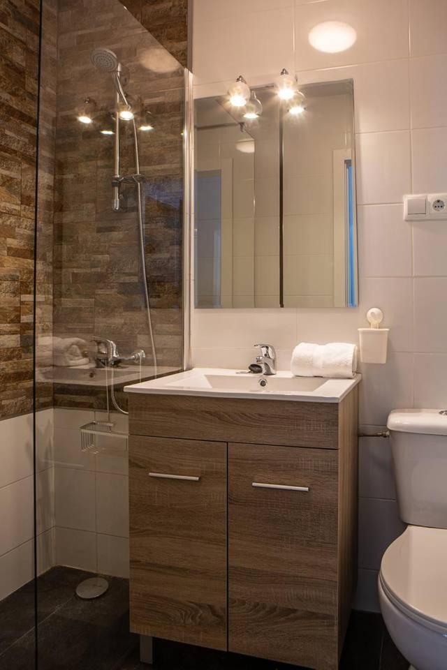Lovely 3 Bedroom Apartment Next To Fuencarral マドリード エクステリア 写真