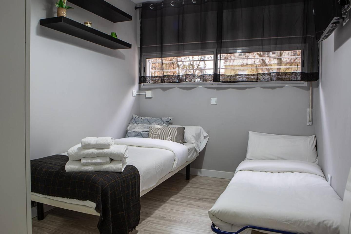 Lovely 3 Bedroom Apartment Next To Fuencarral マドリード エクステリア 写真