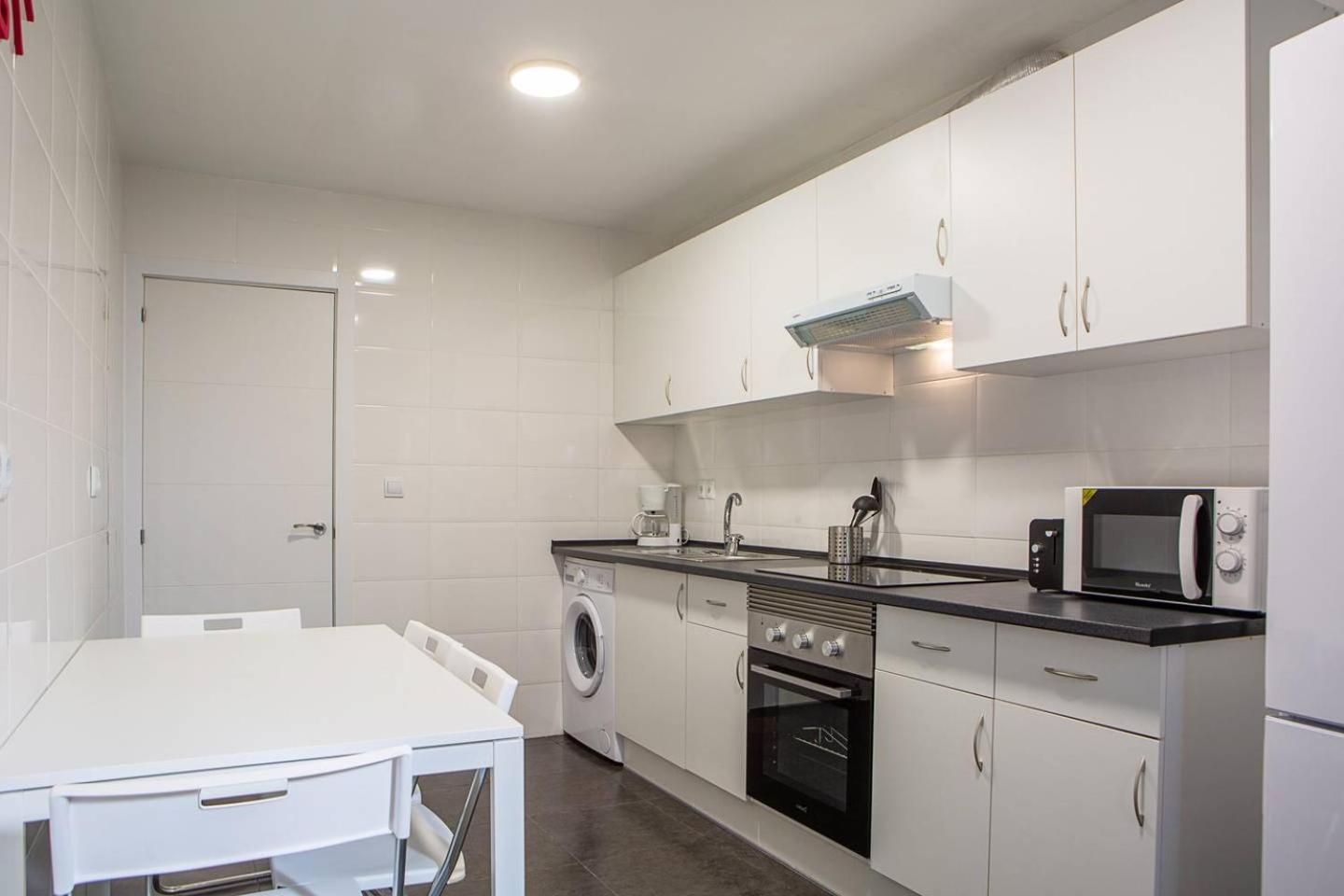 Lovely 3 Bedroom Apartment Next To Fuencarral マドリード エクステリア 写真